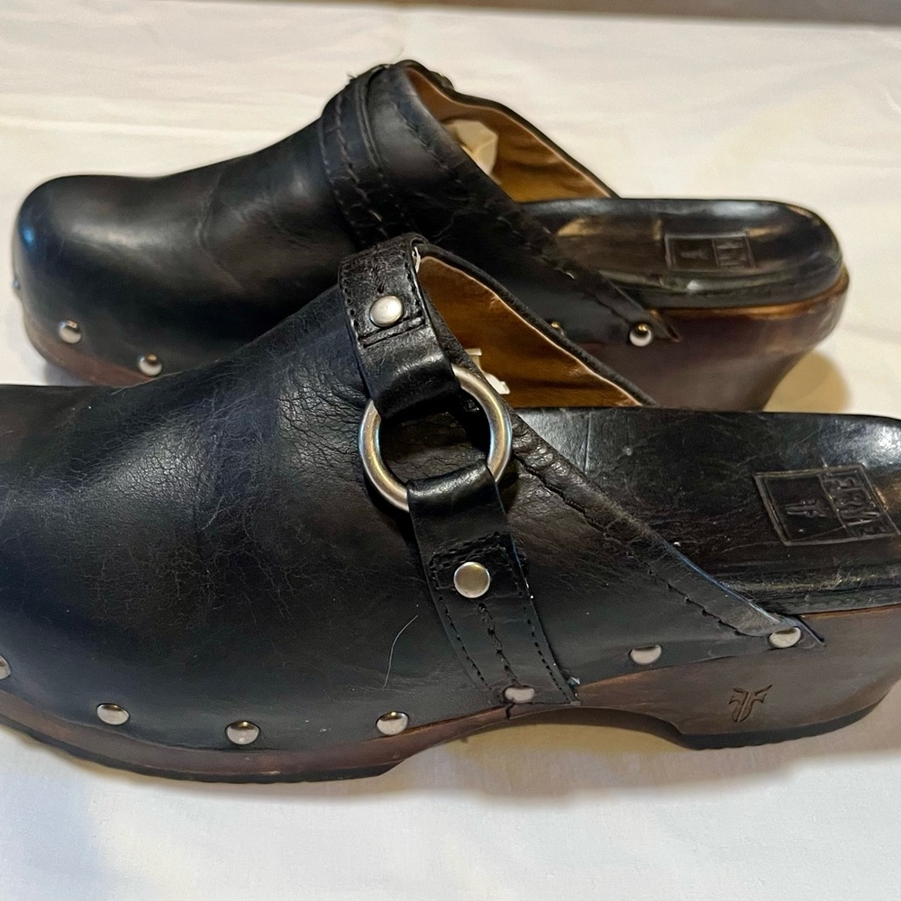SOLD
Frye Clara O Ring Rivet Studded Clog Mule Distressed Black Leather 8.5 M